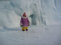 305 Aurore contemple stalagmites de glace