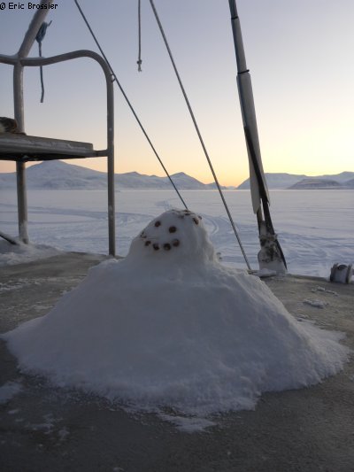 004 Neige et croquettes