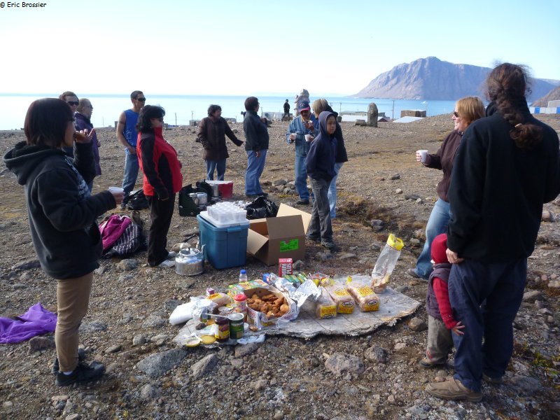 075 Pique-nique avec ecole Grise Fiord