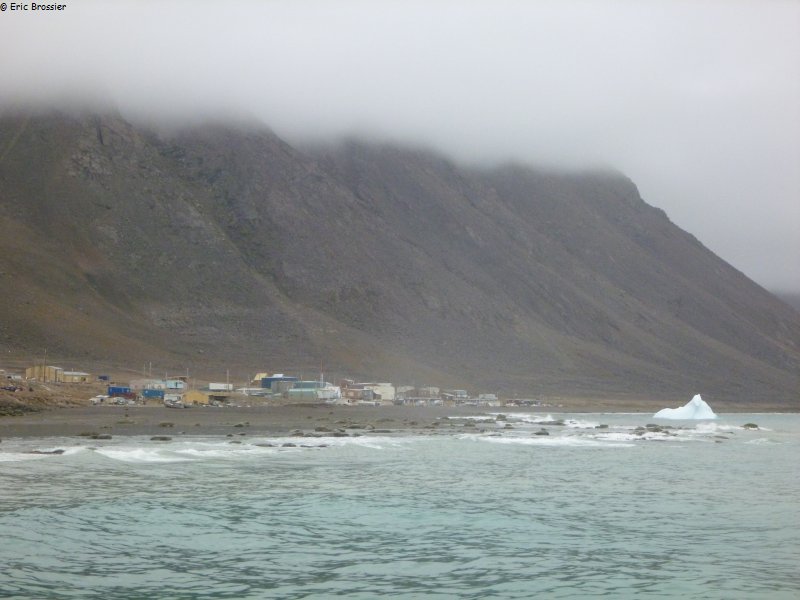 083 Vagues devant Grise Fiord