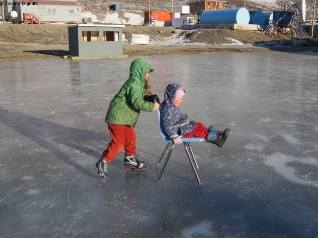 051 Patinage Grise Fiord 15 septembre